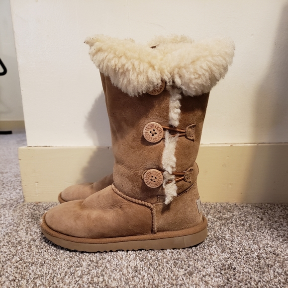 Authentic Ugg designer tall Triple Bailey Button boots sz 3 in good condition - Picture 7 of 14